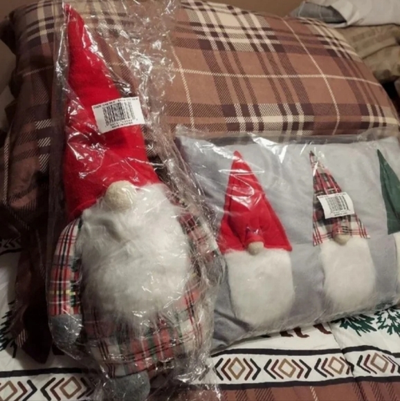 Holiday Gnomes Accent Pillow & Plush Pillows Set of 3! BNWT SO RETIRED!